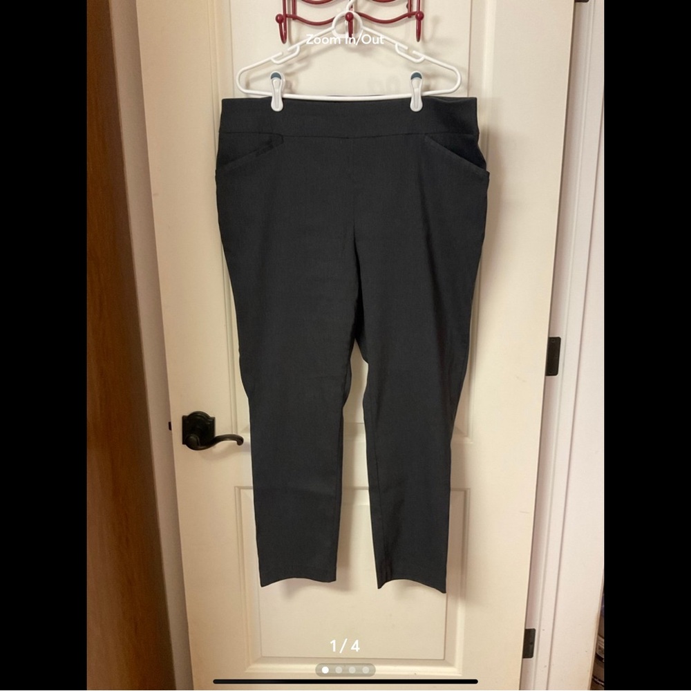 Chico’s Perfect Stretch Athletic Capris Chico Size 3